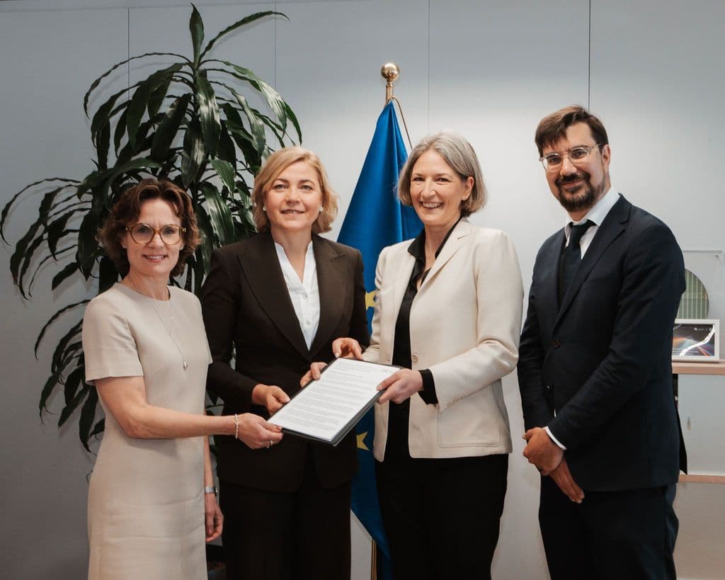 Commissioner Jessika Roswall, Executive Vice President Henna Virkkunen, CLC CEO Tuuli Kaskinen, CLC Policy Lead Tapio Laakso